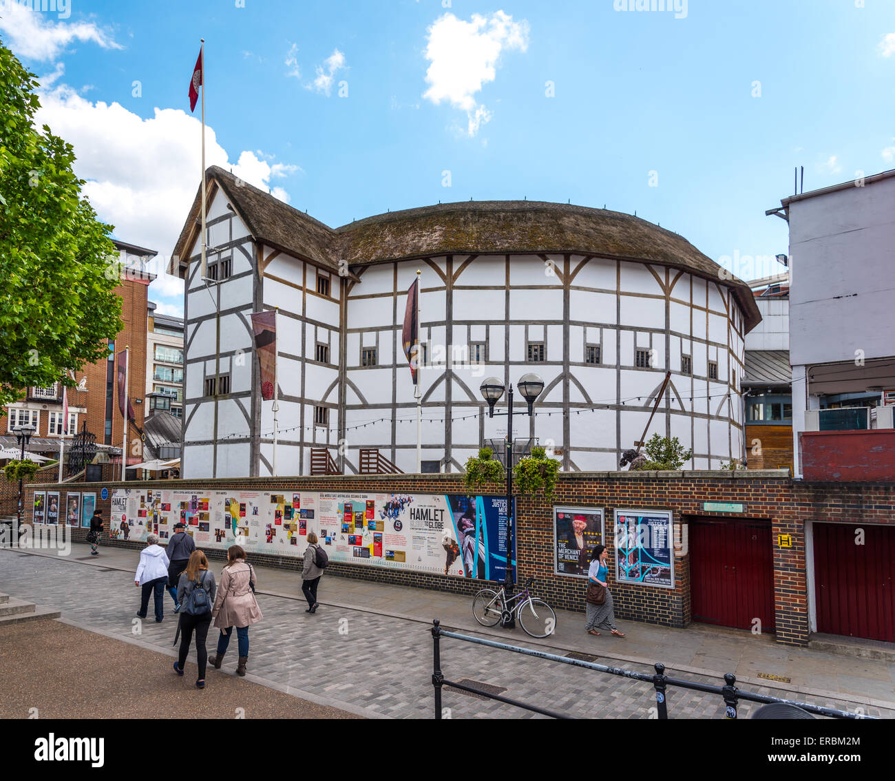 El Shakespeare's Globe, una reconstrucción moderna del mundo un teatro Isabelino Playhouse. Situado en Southwark, Londres. Foto de stock