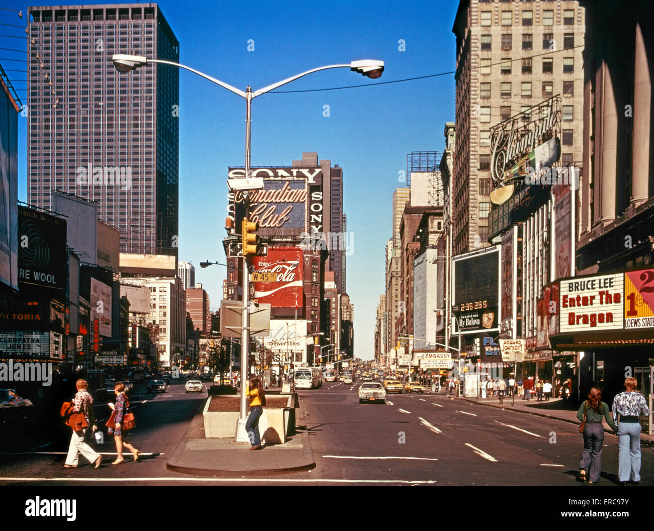 1970 TIMES SQUARE MIRANDO AL NORTE A DUFFY SQUARE Midtown de Manhattan, Nueva York, EE.UU 1970 TIMES SQUARE MIRANDO AL NORTE A DUFFY SQUARE Midtown de Manhattan, Nueva York, EE.UU