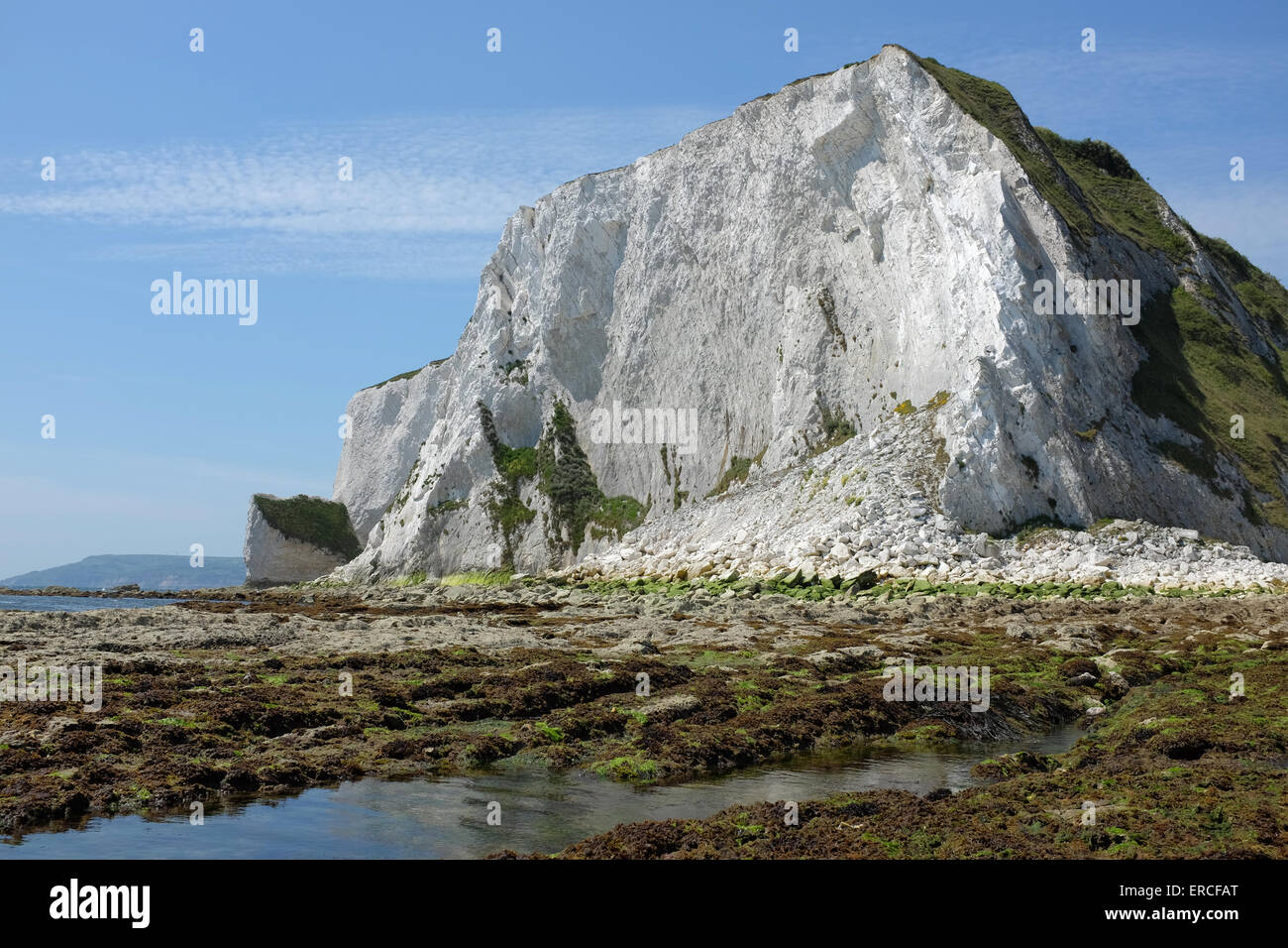 La playa de la Bahía de Whitecliff cerca de Bembridge en la Isla de Wight Foto de stock