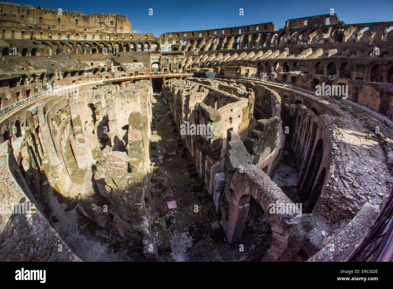 Interior del Coliseo romano. Foto de stock