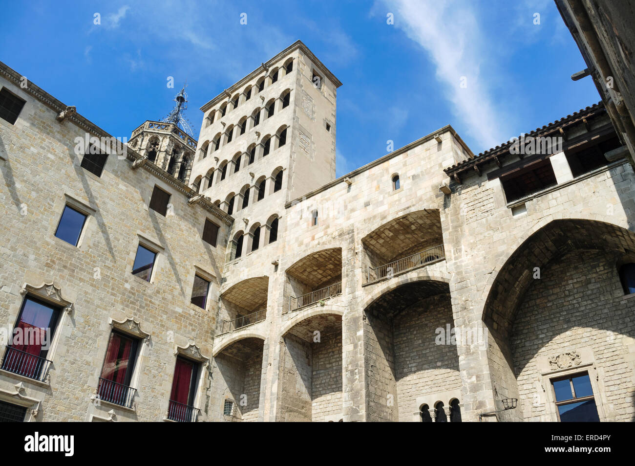 El Palau Reial Major (Grand Royal Palace) en la plaça del rei (King's Square), Barrio Gótico, Barcelona, España Foto de stock