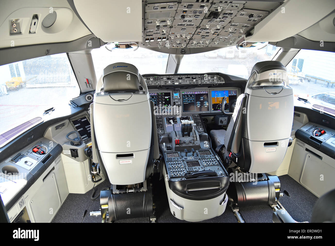 Cabina, Dreamliner Boeing B 787900, All Nippon Airways, el aeropuerto