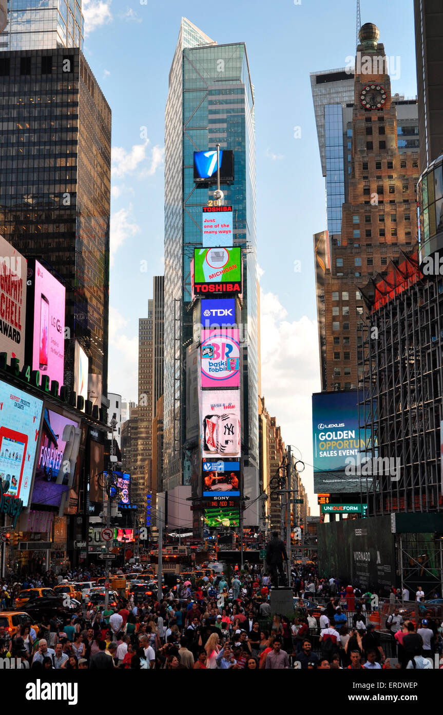 Times Square y Times Tower, Manhattan, Ciudad de Nueva York, Nueva York, EE.UU. Foto de stock