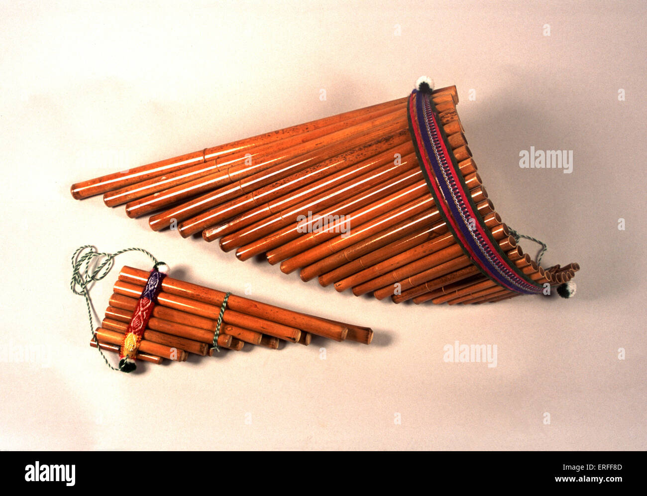 Musica panpipes fotografías e imágenes de alta resolución Alamy
