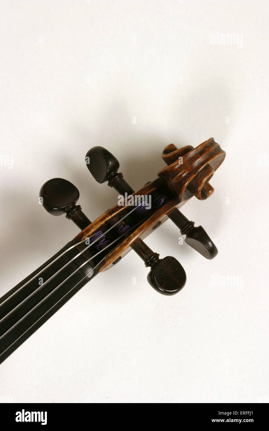 Desplazamiento de violín, violín inglés del siglo XIX / recortada