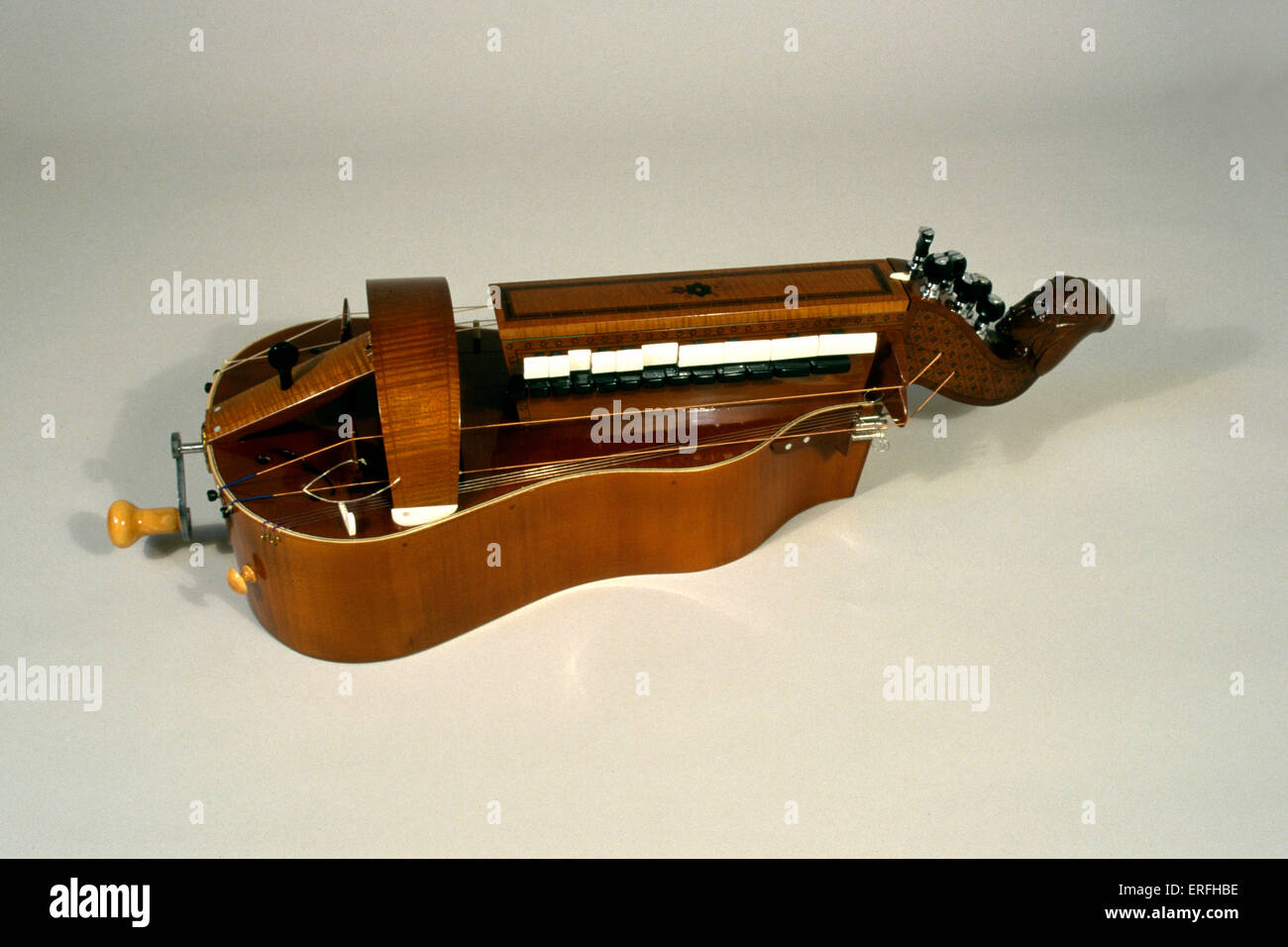 Zanfoña - instrumento de cuerda medievales europeos Fotografía de stock -  Alamy