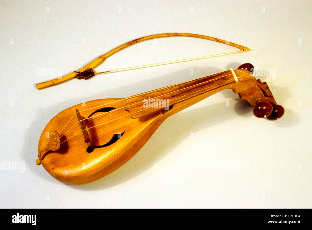 Instrumento musical medieval fotografías e imágenes de alta resolución -  Alamy