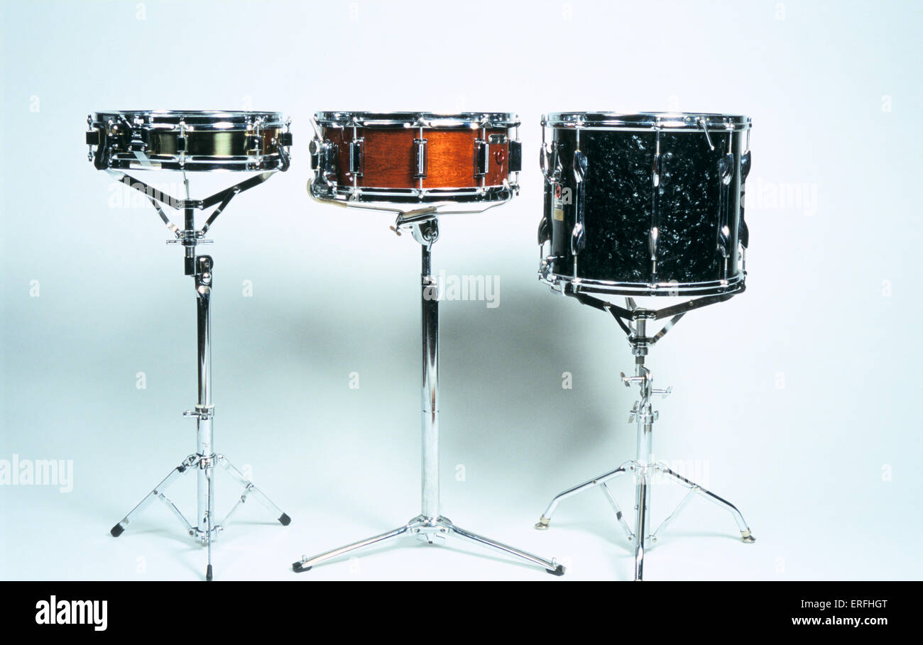 Instrumentos de percusión-Tambores-SIDE/SNARE/marchando 3 tambores  (piccolo, estándar y profundos o marchando Fotografía de stock - Alamy
