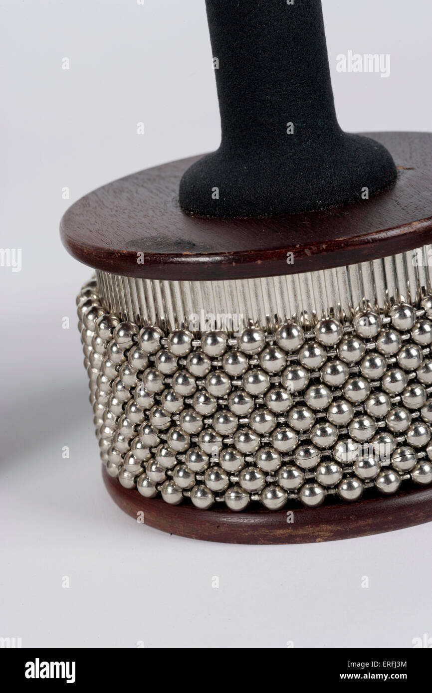 Cabasa percussion instrument fotografías e imágenes de alta resolución Alamy