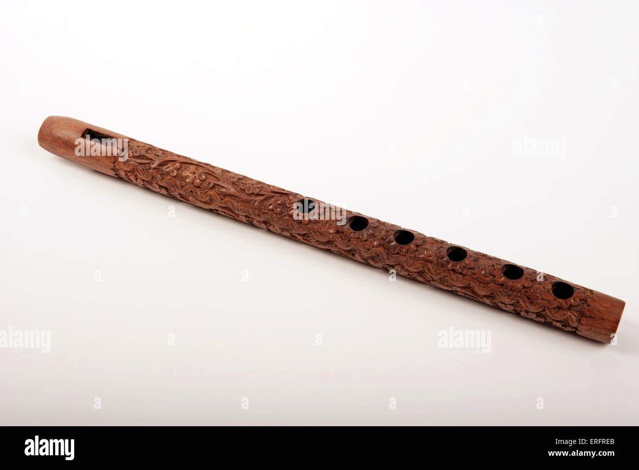 Madera tallada la flauta árabe - hecha de palo de rosa, de Egipto.  Palestina Fotografía de stock - Alamy