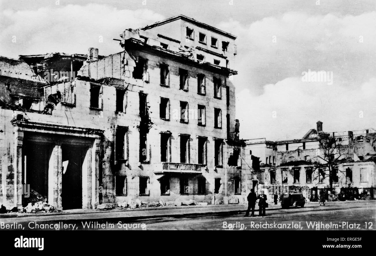 Antigua Cancillería Reich, Wilhelm Platz, Berlín, Alemania. Dañado en los bombardeos aéreos y la Batalla de Berlín, la ofensiva Soviética entre Foto de stock