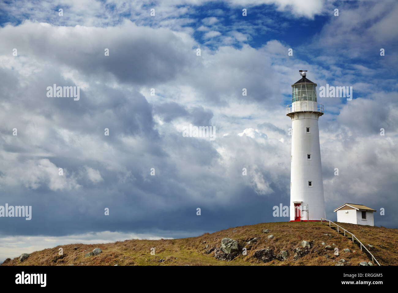 Faro de Cabo Egmont, Costa de Taranaki, Nueva Zelanda Foto de stock