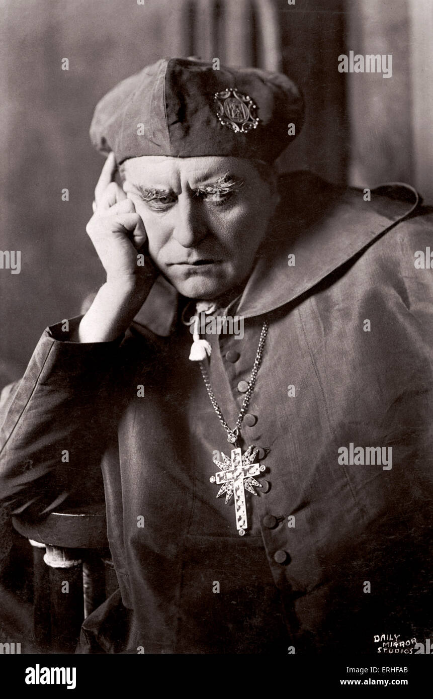 Herbert Beerbohm Tree como el cardenal Wolsey en Henry VIII de Shakespeare. El actor inglés-manager, 1853 - 1917 Foto de stock