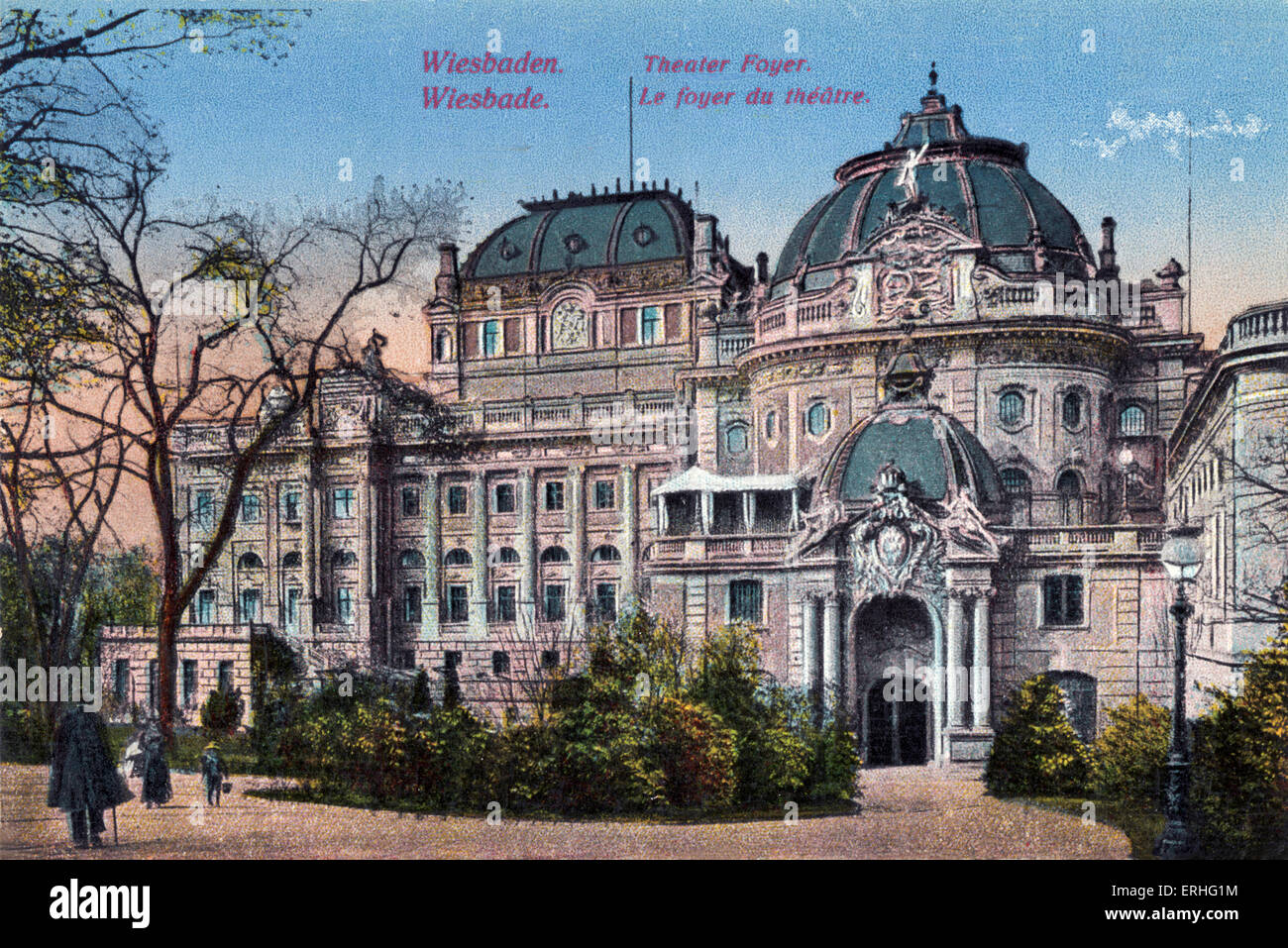 Exterior del teatro en Wiesbaden ('Grosses Haus'), Hesse, Alemania. Vuelta del siglo XX. Colourised photographic Foto de stock
