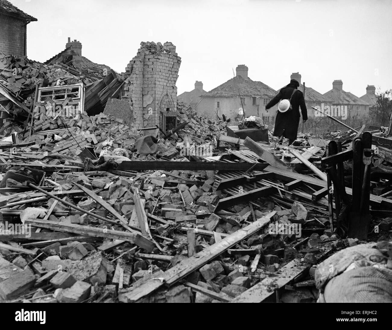 Bomba daños después de Air Raid, Solihull, Birmingham, 27 de julio de 1942. Foto de stock
