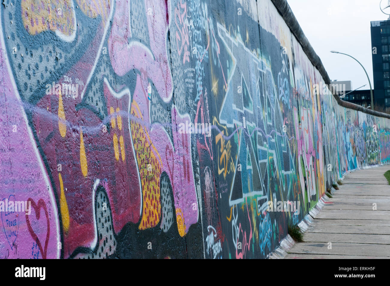 Color de la pared de Berlín Alemania cautivo tolerancia Ray Boswell Foto de stock