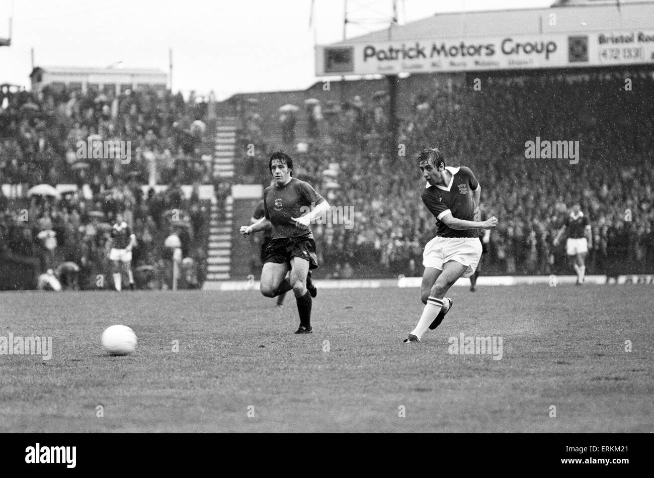 División de la Liga inglesa una coincidencia en St Andrews. Birmingham City 5 v Derby County 1. Acción durante el partido. El 2 de octubre de 1976. Foto de stock