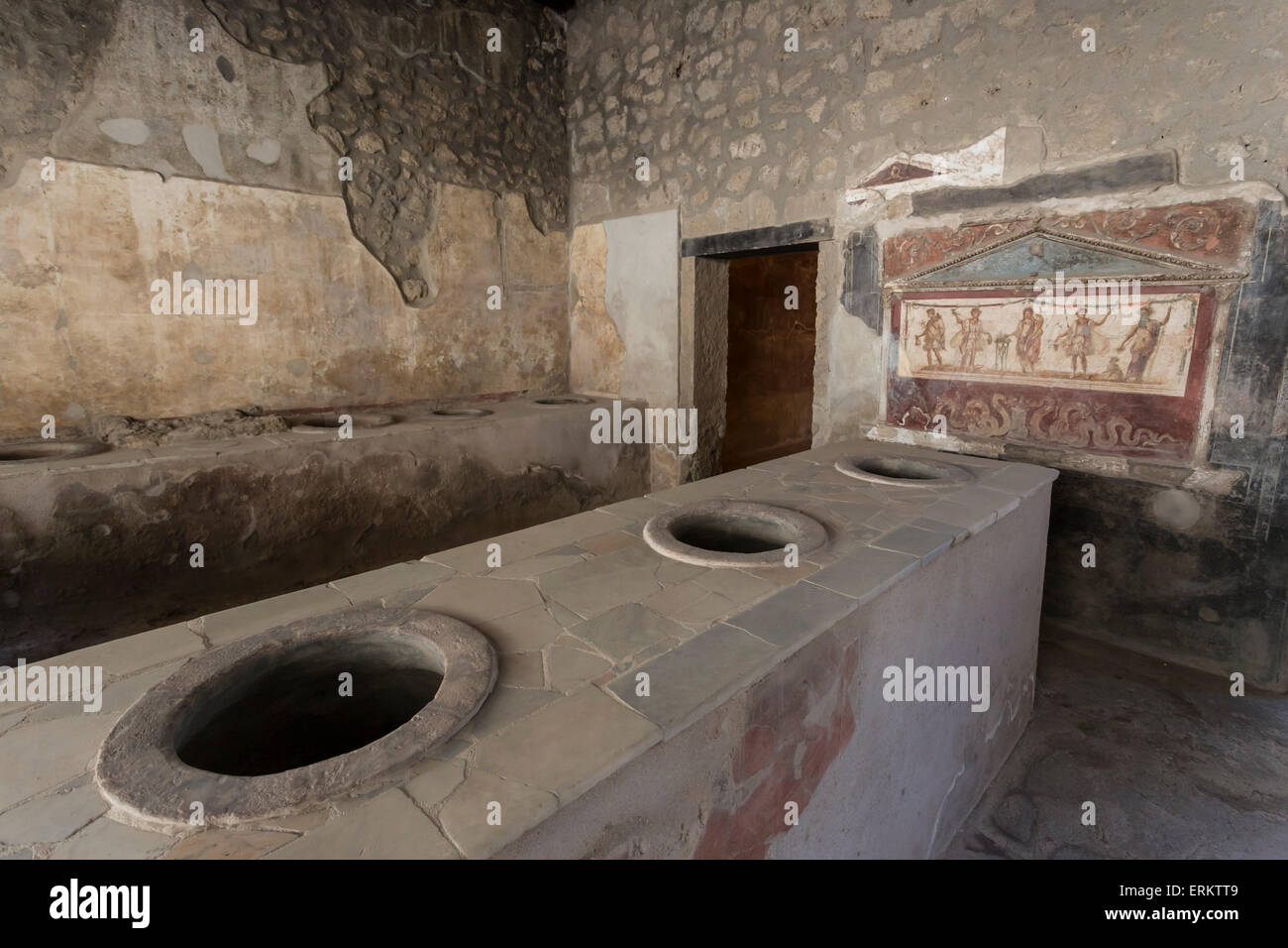 De Thermopolium Vetutius Placidus, las ruinas romanas de Pompeya, Sitio del Patrimonio Mundial de la UNESCO, la Región de Campania, Italia, Europa Foto de stock