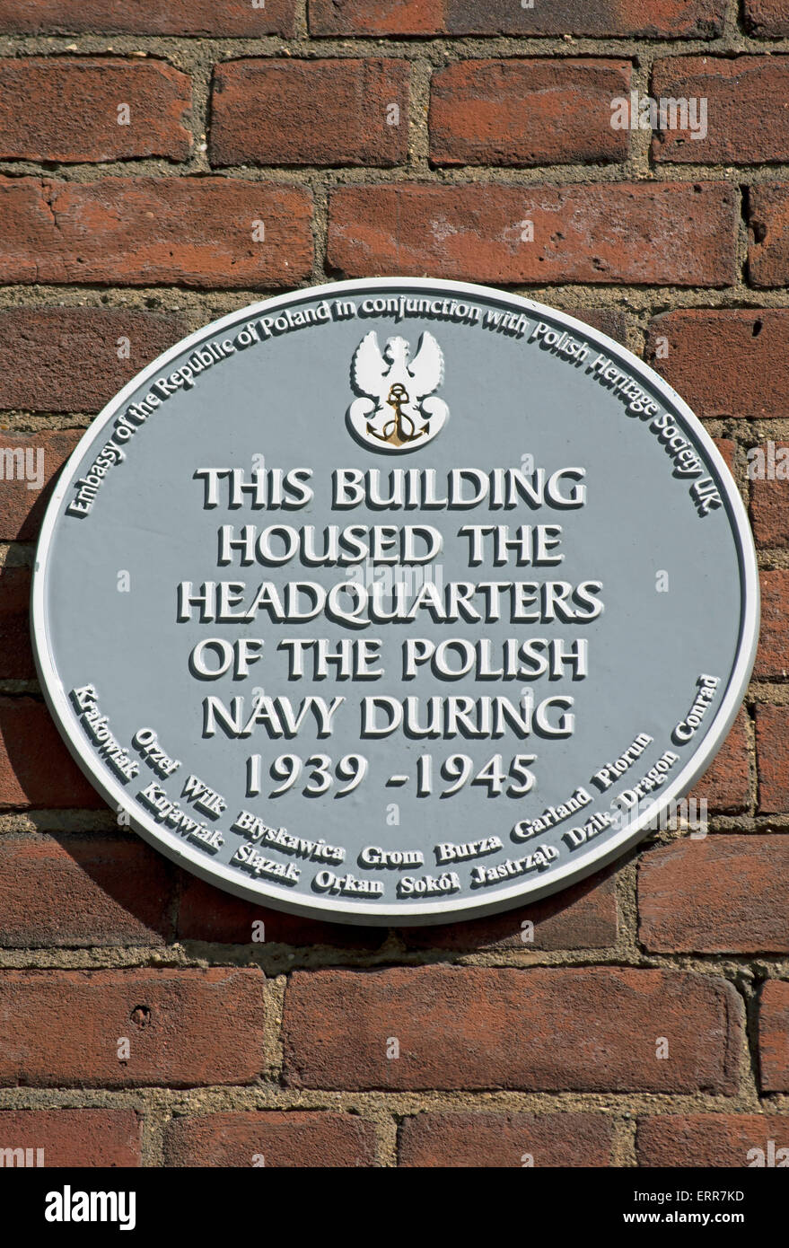 La placa marca el sitio de la sede de la marina polaca desde 1939 a 1945, Londres, Inglaterra Foto de stock