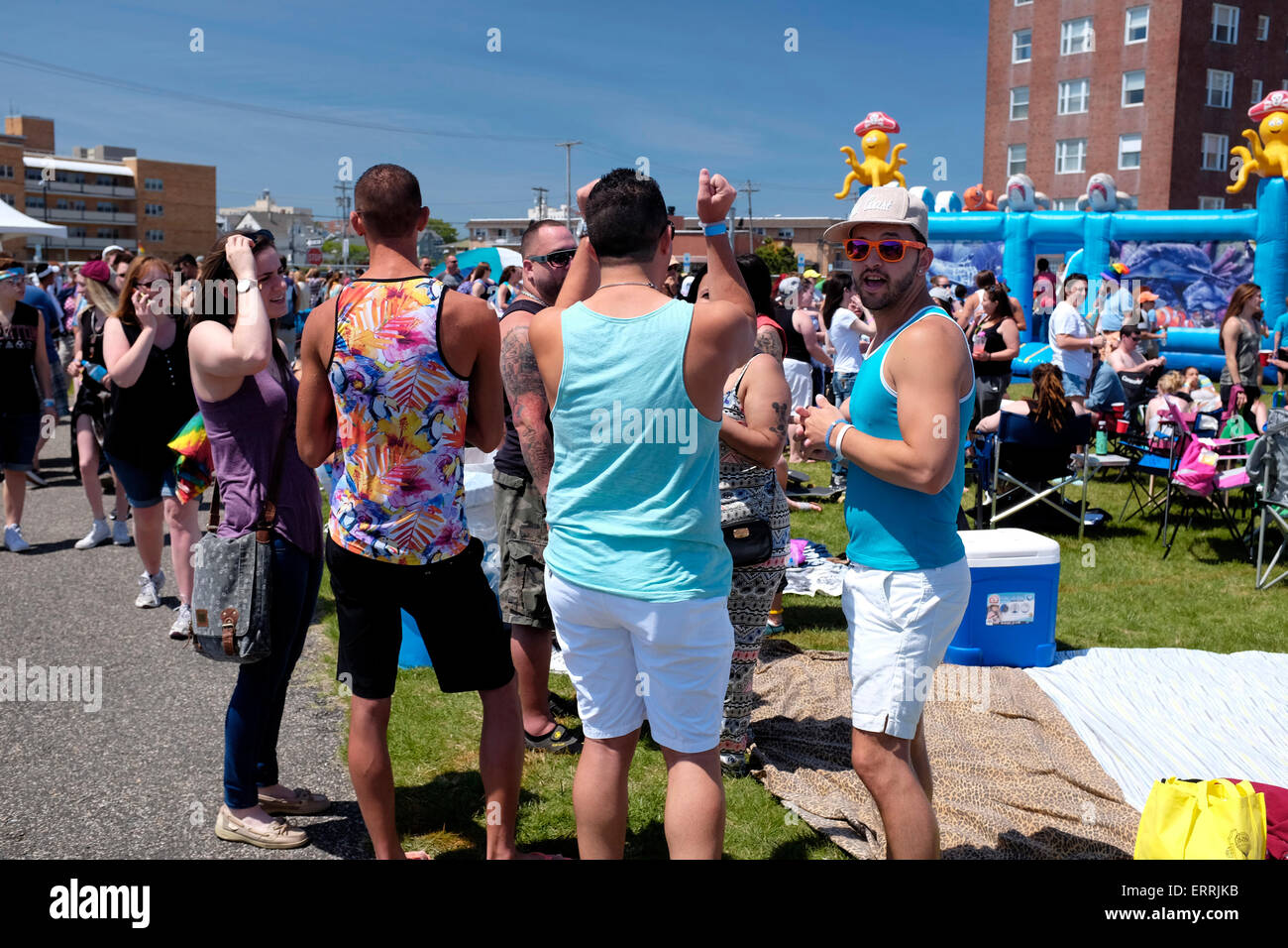 Los participantes en Jersey Festival del Orgullo Gay Fotografía de stock -  Alamy