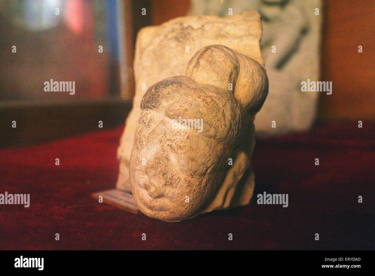 Artefactos excavados en el Museo de Patrimonio Mundial de la UNESCO ; ; ; Lumbini Nepal Foto de stock