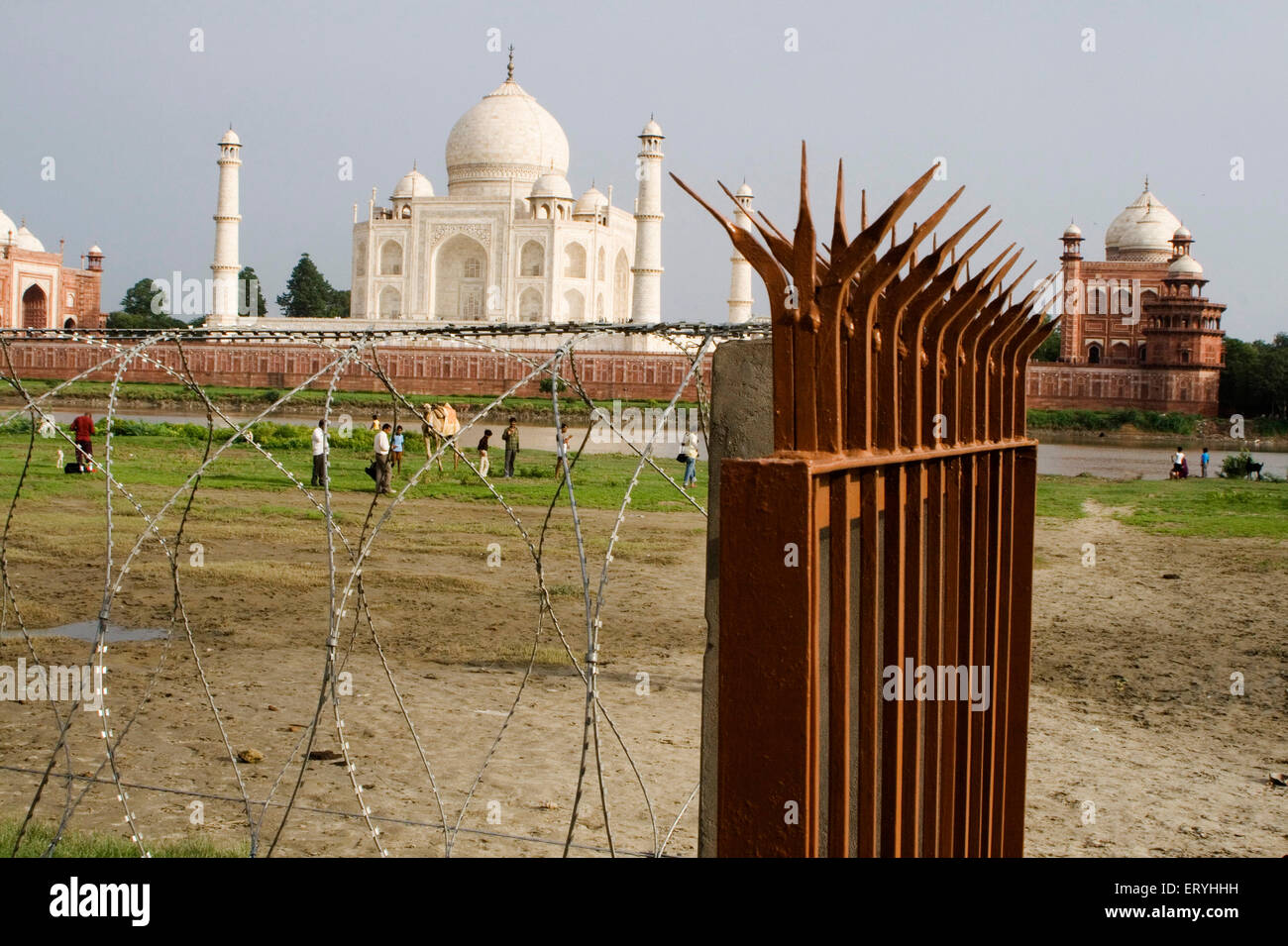 Taj Mahal siete maravilla del mundo ; ; Agra en Uttar Pradesh, India ; Foto de stock