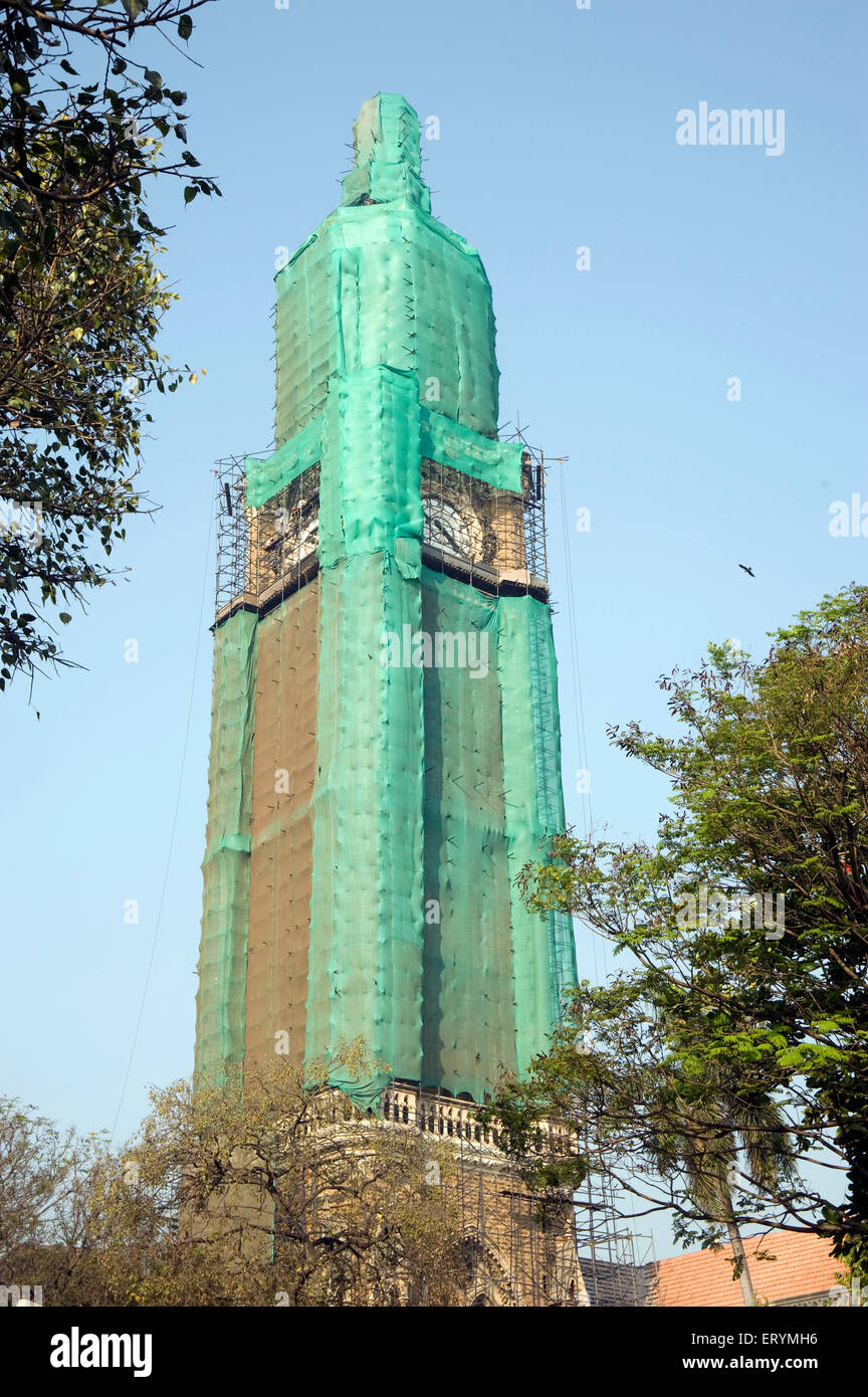 En reparación y restauración de torre del reloj de Rajabai mumbai Maharashtra India Asia Foto de stock