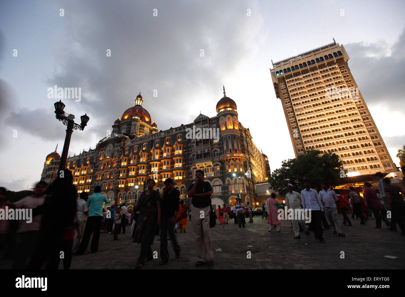 Viejo y nuevo hotel Taj Mahal ; ; ; Maharashtra Bombay Bombay India Foto de stock