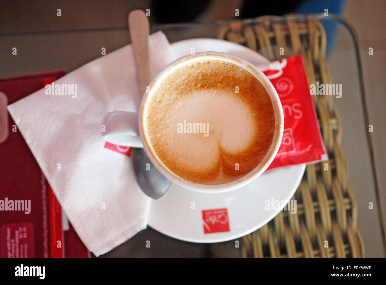 Heart Shape de la espuma en el café Bombay ; ; ; ; La India Mumbai Maharashtra Foto de stock