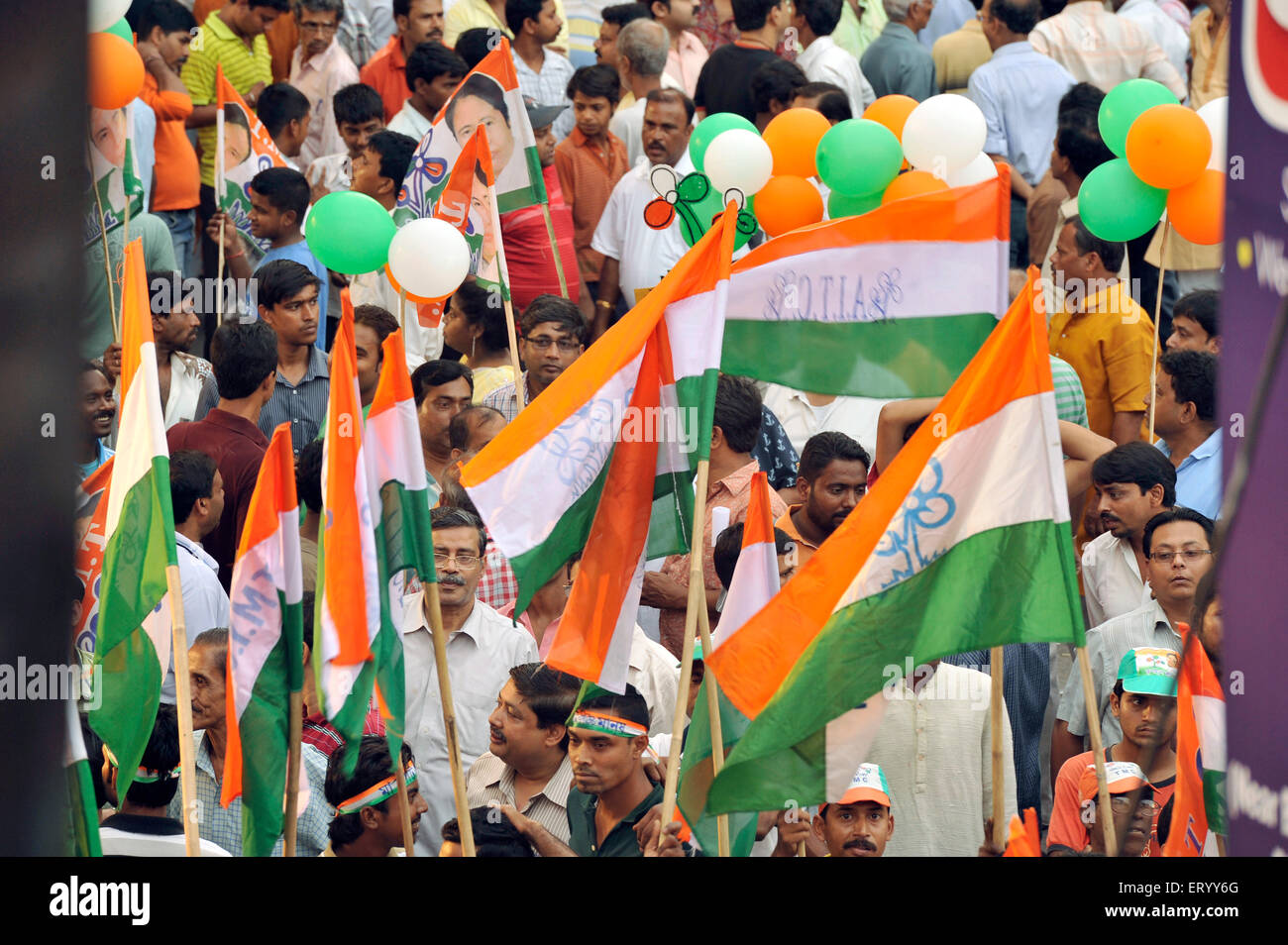 La icónica imagen de Mamta Banerjee en el T M C banner en el Rally en Gariahat Road Junction Kolkata India Foto de stock