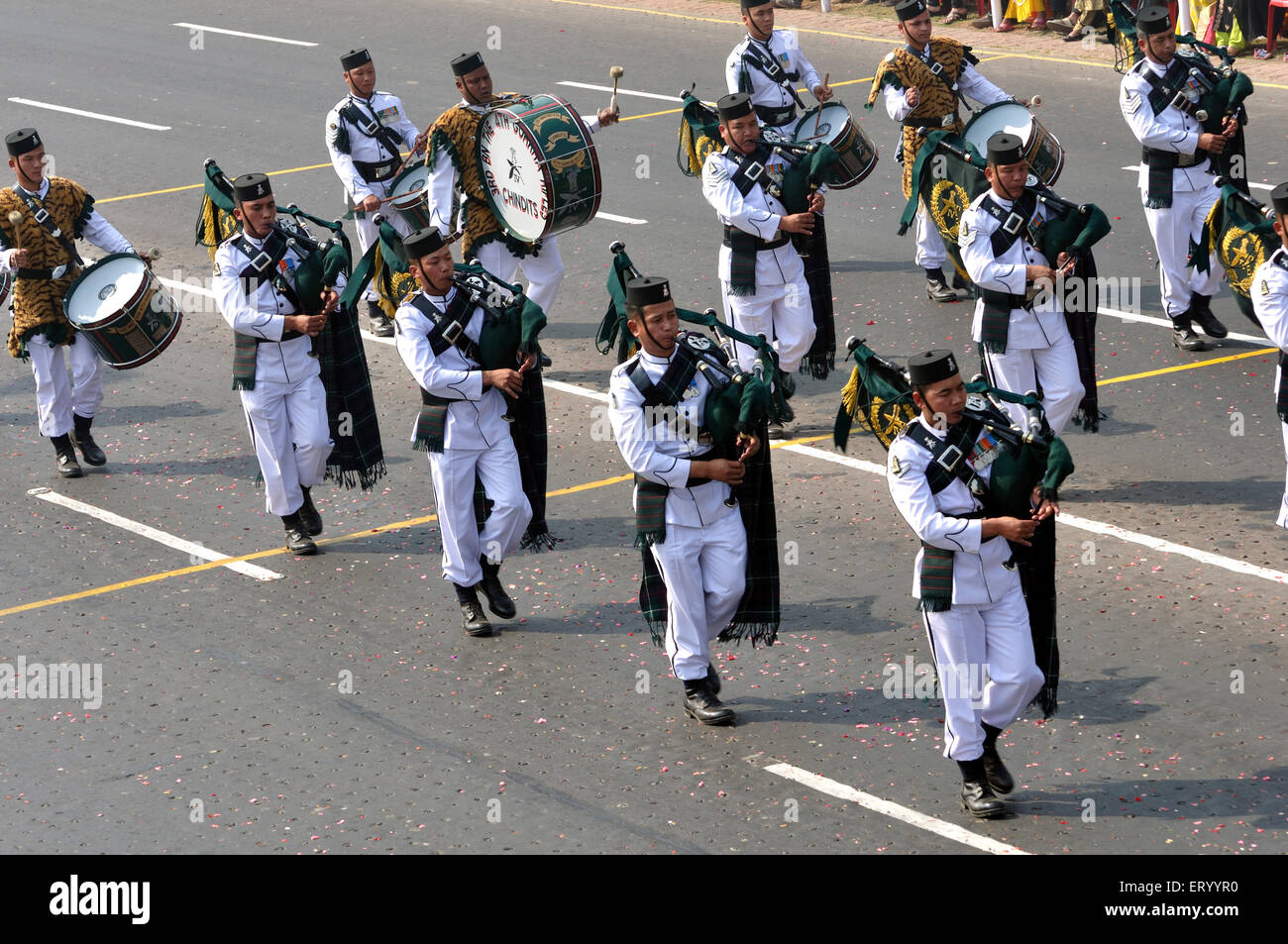 Desfile del día de la República por el bagpipe del instrumento musical que juega contingente , Calcuta , Kolkata , Bengala Occidental , India , Asia Foto de stock