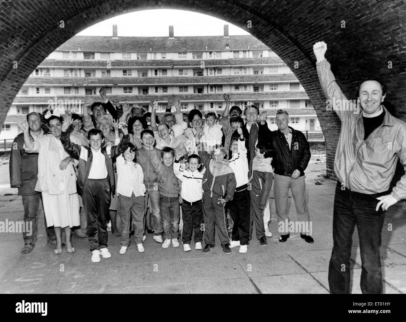 Gerard Gardens, un bloque de vivienda en el centro de Liverpool. Diseñada y construida en 1930 por el arquitecto, Sir Lancelot Keay. 11 familias de Gerard Jardines celebrar una victoria sobre el Ayuntamiento de Liverpool con su líder, John McShane, del Gerard Commun Foto de stock