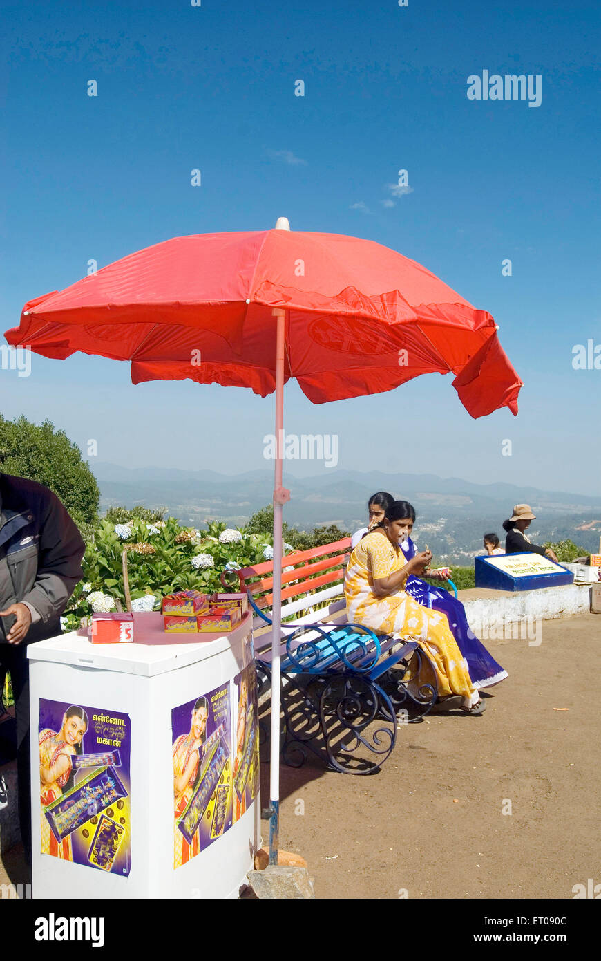 Helados en calada Doddabetta es la montaña más alta de las colinas de Nilgiri Ooty ; ; ; de Tamil Nadu, India Foto de stock