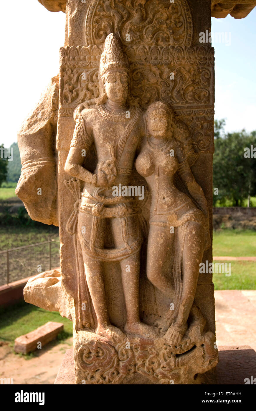 Pareja Divina ; esculturas en el templo Papanatha siglo VIII dedicada a Mukteswara Pattadakal ; ; Karnataka India Foto de stock