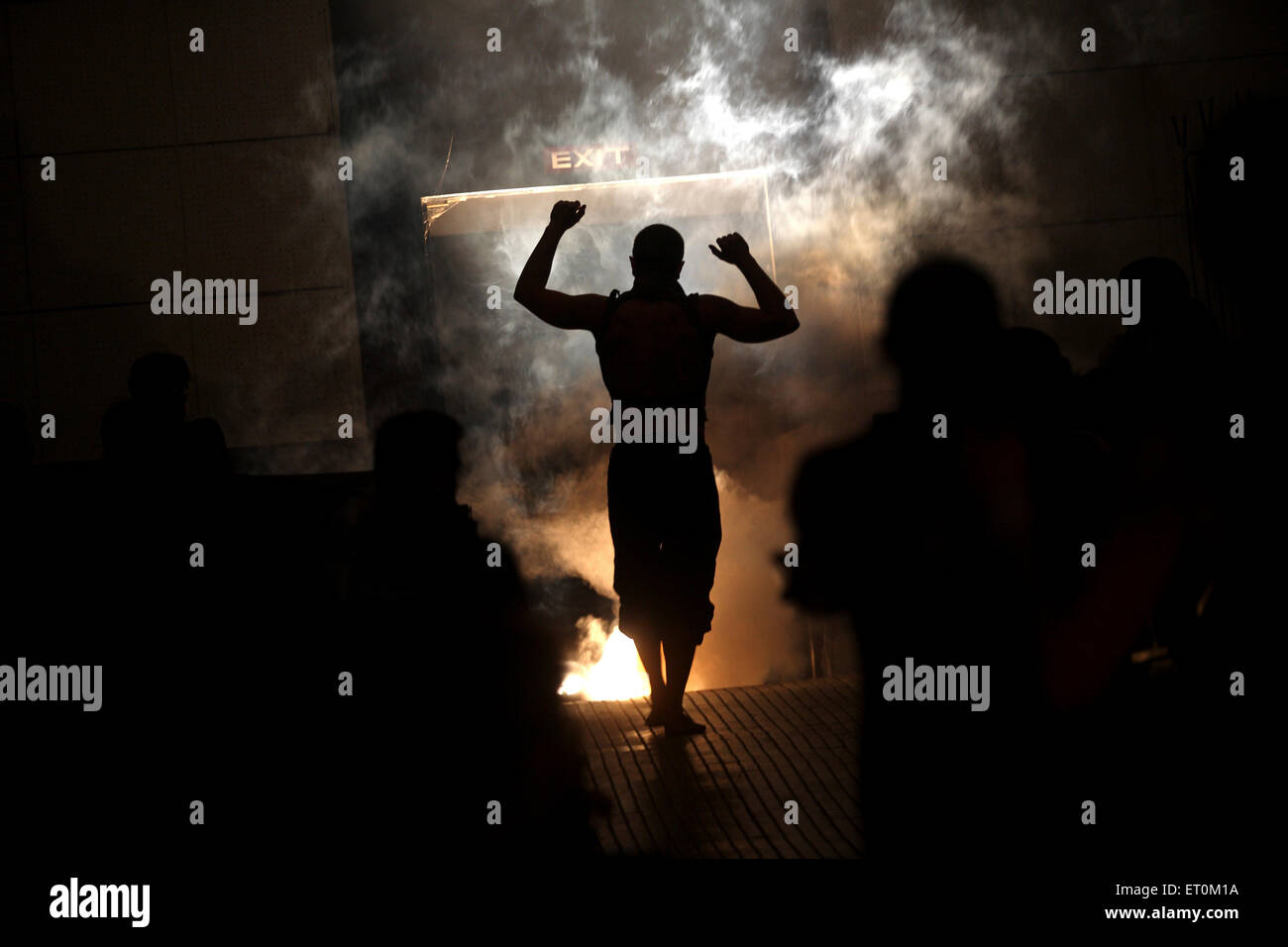 Artista de Nofit State Circus realizando en Mood Indigo ; festival cultural anual del Instituto Indio de Tecnología de Bombay Foto de stock