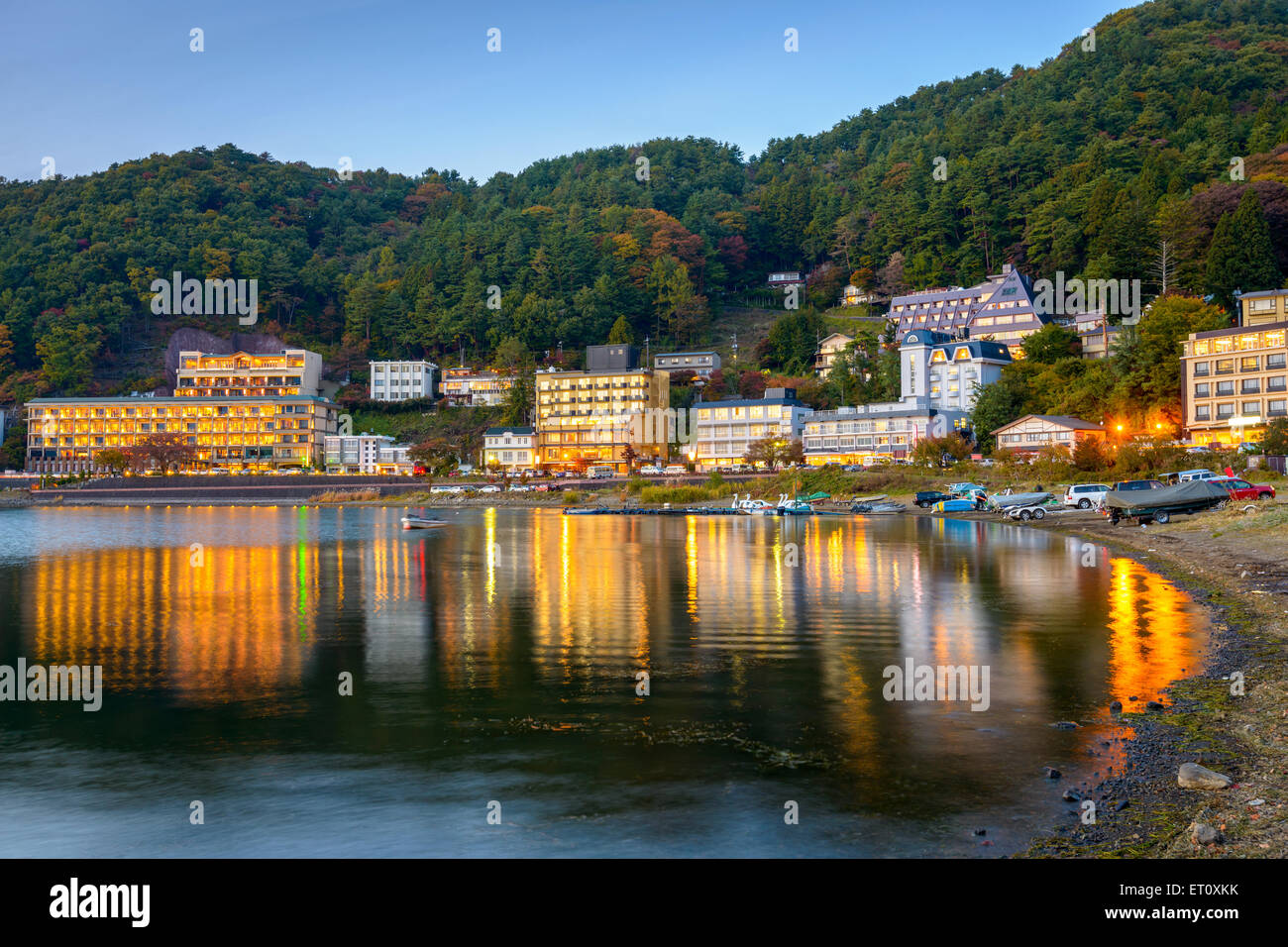 Kawaguchi, Japón hoteles junto al lago. Foto de stock