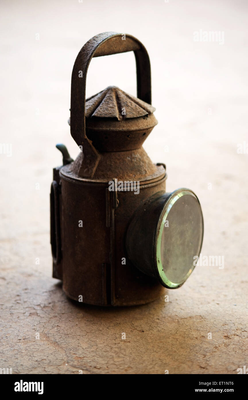 zona Transeúnte Maravilla lámpara de señalización, lámpara antigua, lámpara antigua, lámpara vintage,  lámpara de ferrocarril Fotografía de stock - Alamy