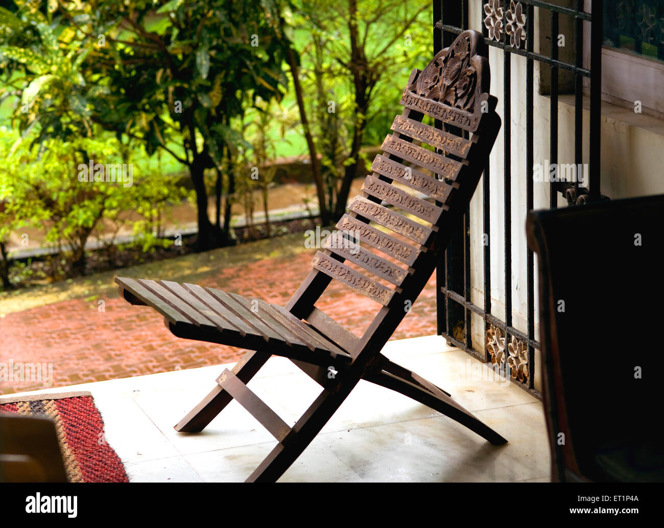 sillón reclinable, silla relajante, silla reclinable, silla para la  relajación, silla para reclinar, silla de madera, silla plegable, india  Fotografía de stock - Alamy