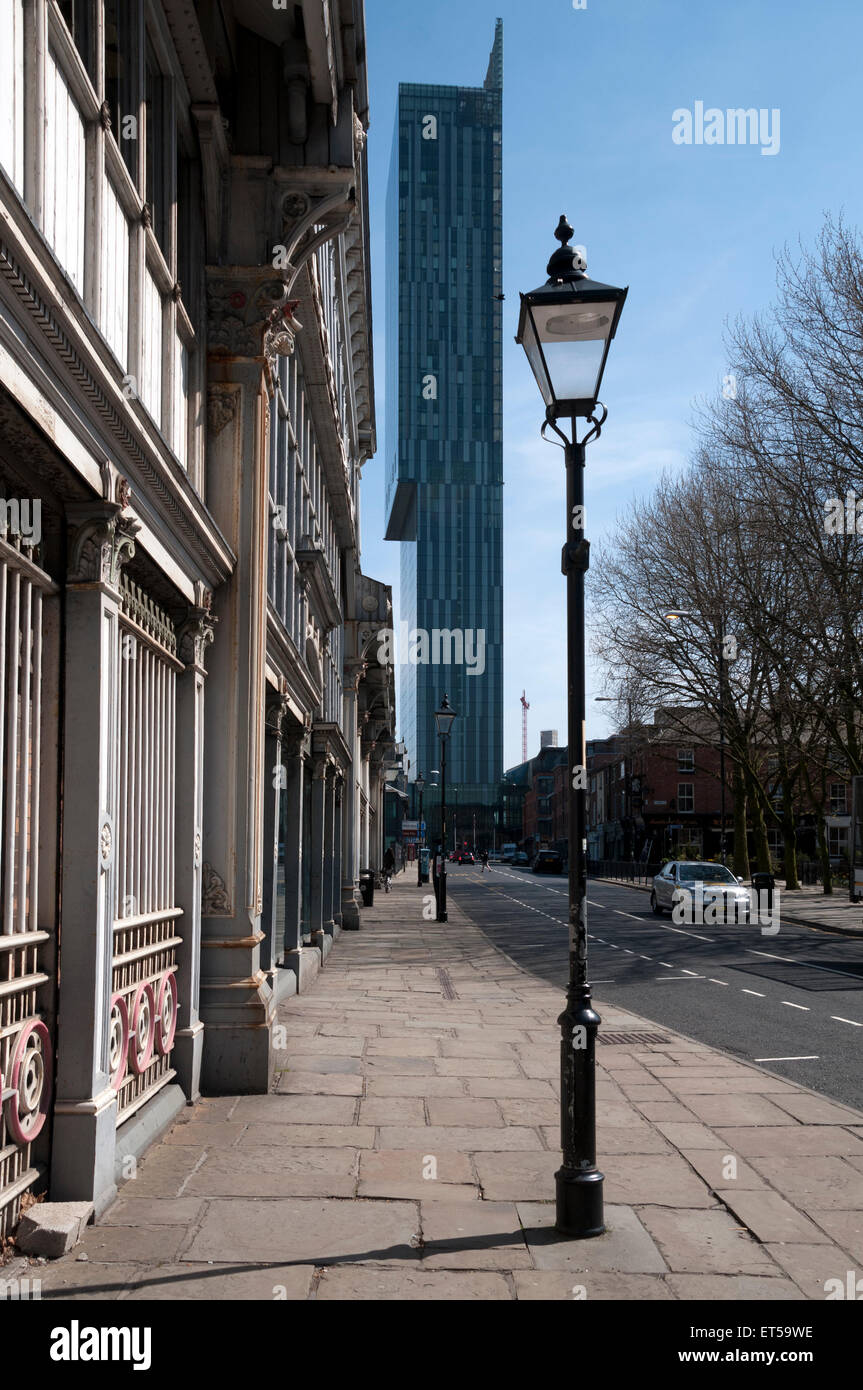 La Beetham Tower y patrimonio, lámpara de la calle Liverpool Road, Manchester, Inglaterra, Reino Unido. Foto de stock