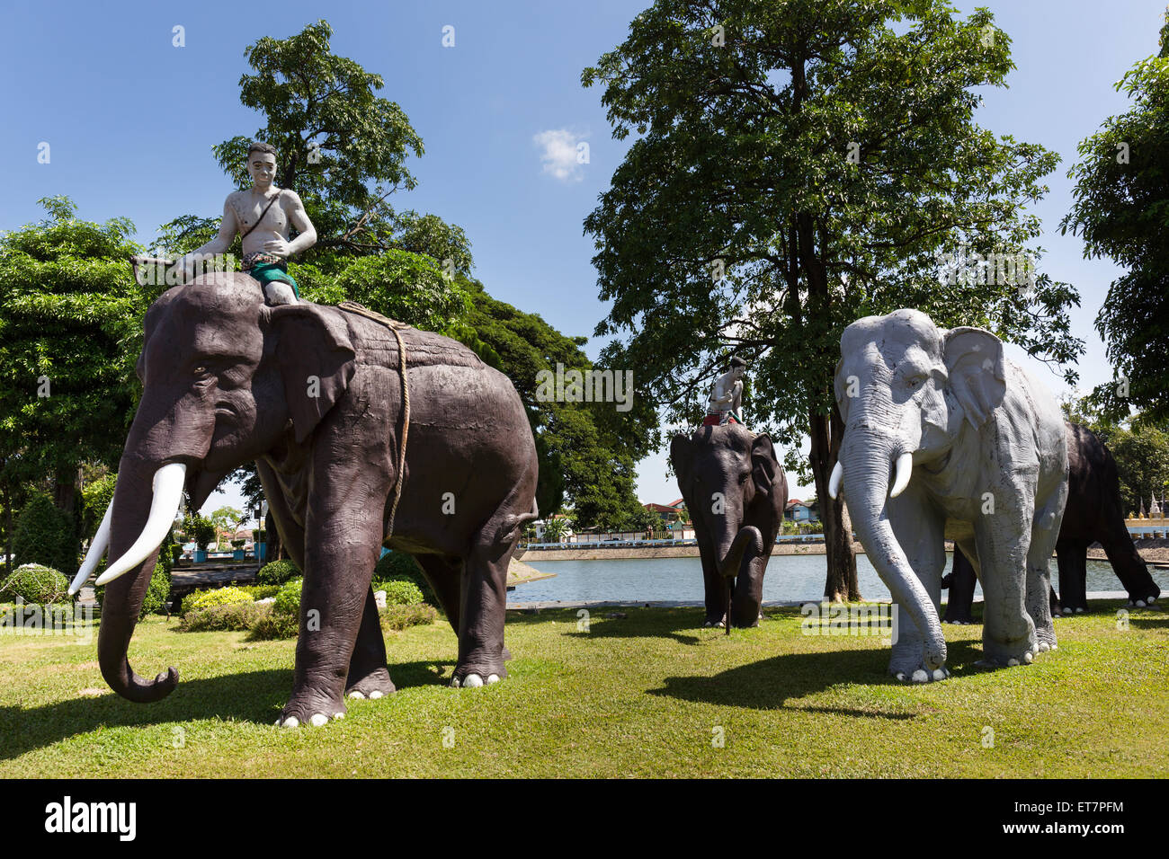 Elefante de la suerte, una estatua de un Fotografía de stock - Alamy