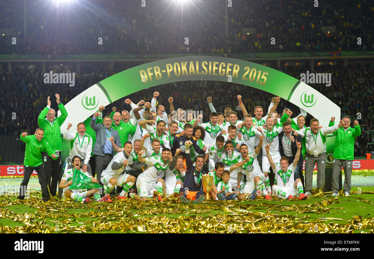 Foto de equipo Wolfsburg, 2015 Los ganadores de la Copa alemana, al Estadio Olímpico de Berlín, Alemania Foto de stock