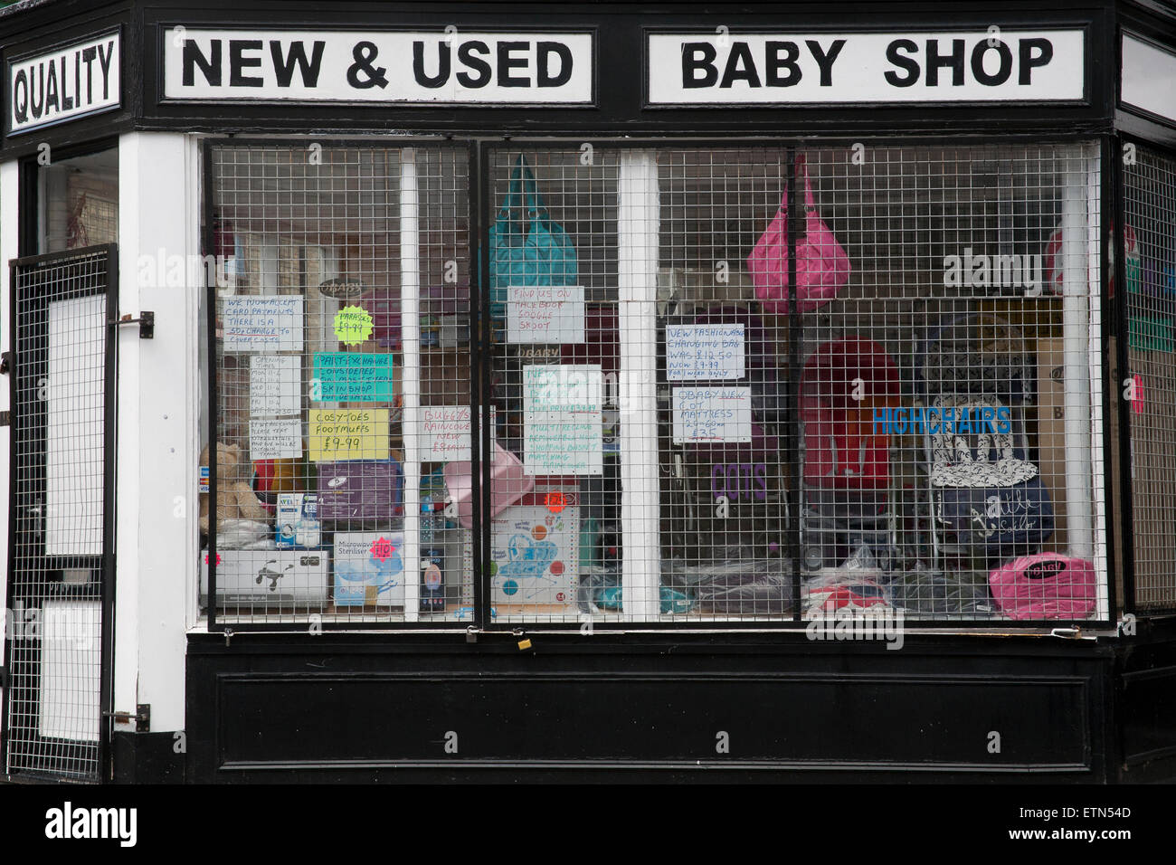 De segunda mano, nuevos y usados, Tienda para bebés, Victoria Road,  Scarborough Yorkshire, Inglaterra Fotografía de stock - Alamy