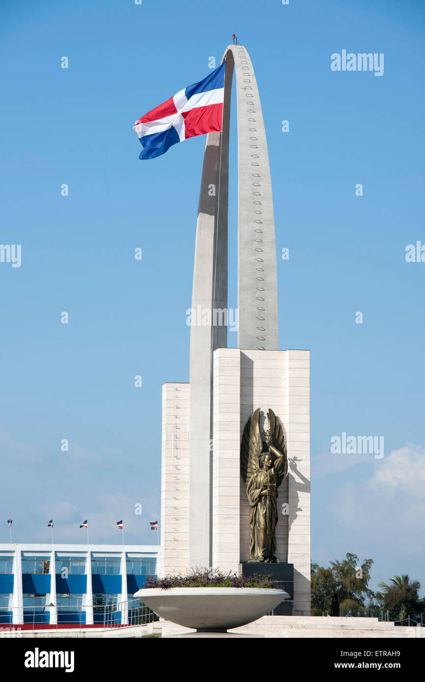 La República Dominicana, Santo Domingo, la Plaza de la bandera, la  escultura muestra 'Madre patria', madre de la patria, creado Fotografía de  stock - Alamy