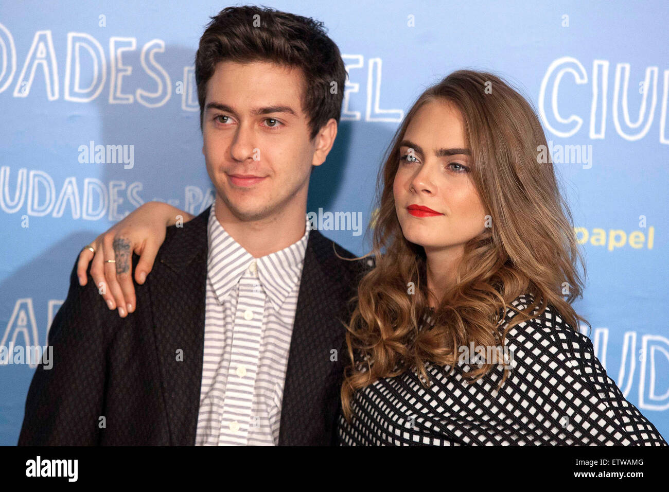 Madrid, España. El 15 de junio de 2015. El actor norteamericano Nathaniel  Marvin ¿¿ Nat Wolff y modelo británico Cara Delevingne asistir al photocall  de la película 'Papel' ('Ciudades Ciudades de papel')