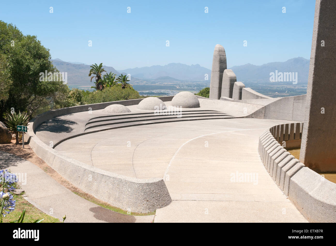 Monumento conmemorativo del desarrollo de la lengua afrikaans en Paarl, Sudáfrica Foto de stock