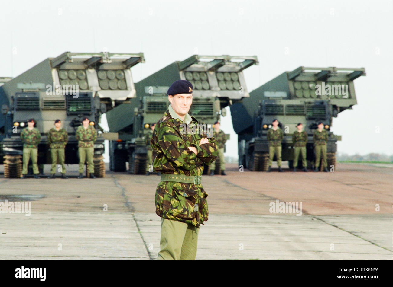 39ª Regimiento de Artillería real, parte de la 1ª Brigada de Artillería, alias El Welsh ametralladores, exhibir sus sistema de lanzacohetes múltiple en Albemarle Barracas, Northumberland, el 9 de noviembre de 1995. Foto oficial comandante, Teniente Coronel Nick Clissitt. Foto de stock