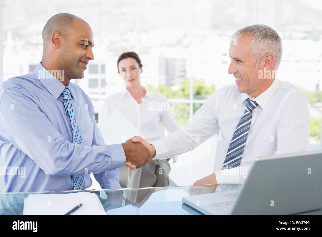 Durante la reunión del equipo de negocios Foto de stock