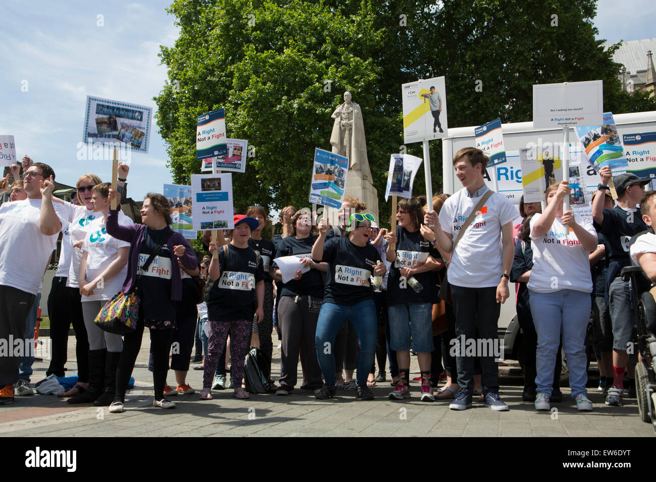 Los manifestantes se reúnen para apoyar el "derecho no una lucha", campaña en Westminster, Londres. Foto de stock