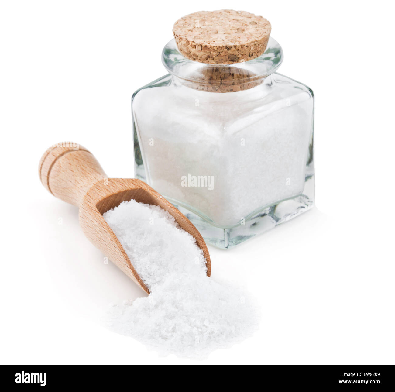 Tabla normal de sal en un vaso de vidrio Foto de stock