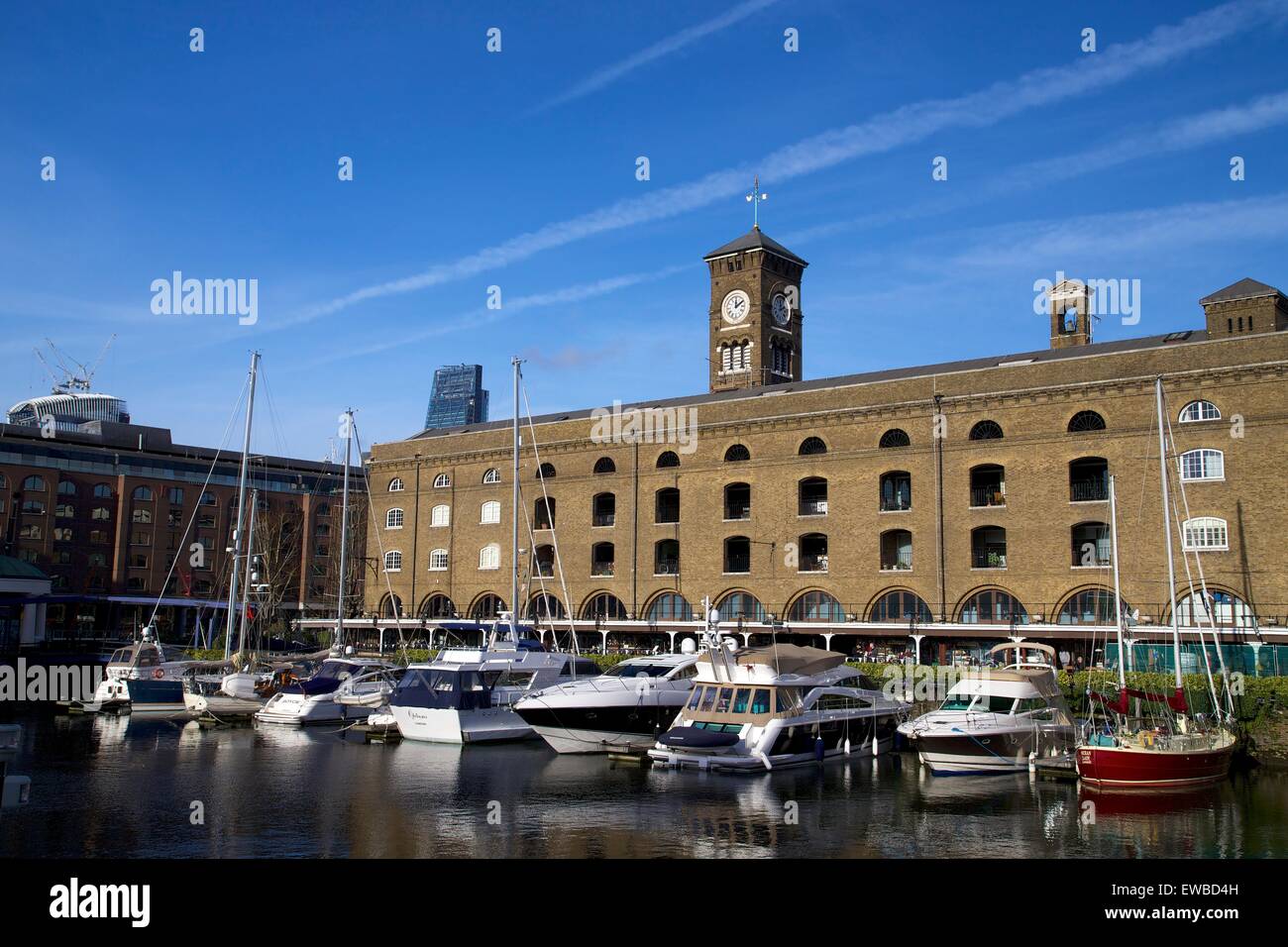 St Katherine's dock, Docklands, Londres, Inglaterra, Reino Unido, gb Foto de stock